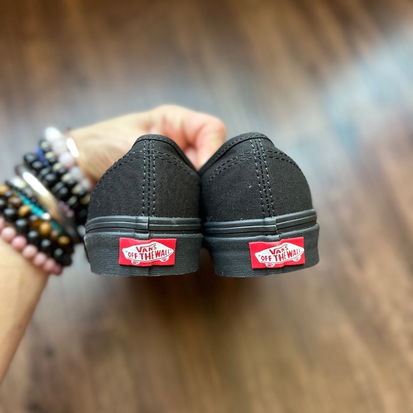 New in Box • Vans • Authentic Shoe • Black • Size 5.5 - Picture 7 of 8
